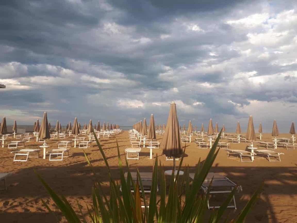 Ostello Stella Marina Чезенатико Экстерьер фото